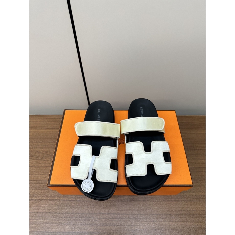 H**mes slippers